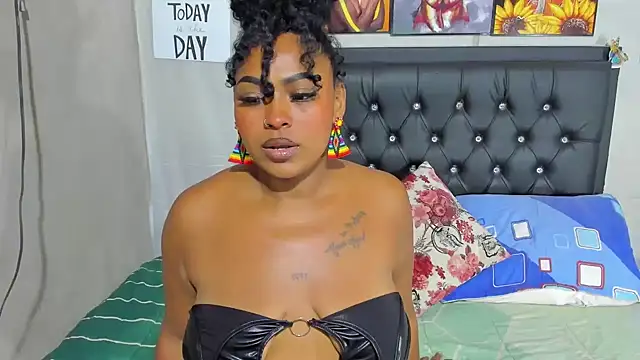 miss-jackson1 online show from February 6, 2025, 4:10 am