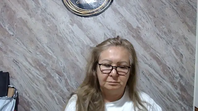 Mia Davies2 online show from October 15, 2025, 7:55 pm