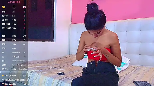Snapshot of daddyissuesss_ chatting on February 26, 2025, 7:32 pm daddyissuesss online show from February 26, 2025, 7:32 pm