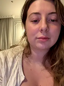 curvyflawless online show from November 18, 2025, 6:11 pm