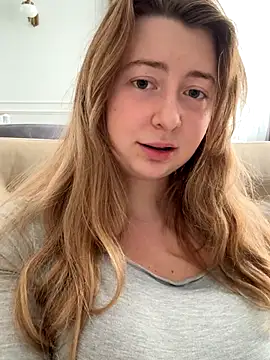 curvyflawless online show from October 25, 2025, 7:18 am