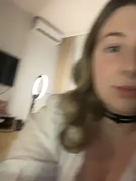 curvyflawless online show from March 6, 2025, 6:05 pm