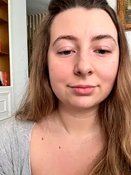 curvyflawless online show from October 31, 2025, 7:49 am