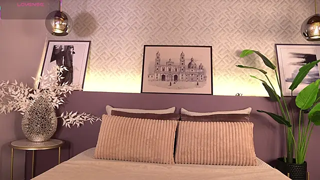 Snapshot of ElleDiane chatting on March 1, 2026, 12:21 am ElleDiane online show from March 1, 2026, 12:21 am