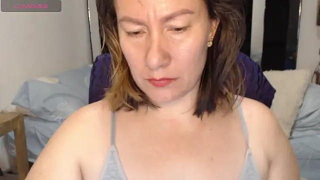 Snapshot of CATRINA-83 chatting on June 15, 2026, 2:39 pm CATRINA-83 online show from June 15, 2026, 2:39 pm
