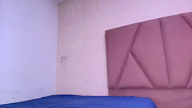 arl chloee online show from September 18, 2025, 3:09 am