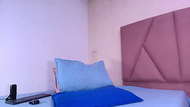 arl chloee online show from September 13, 2025, 3:06 am