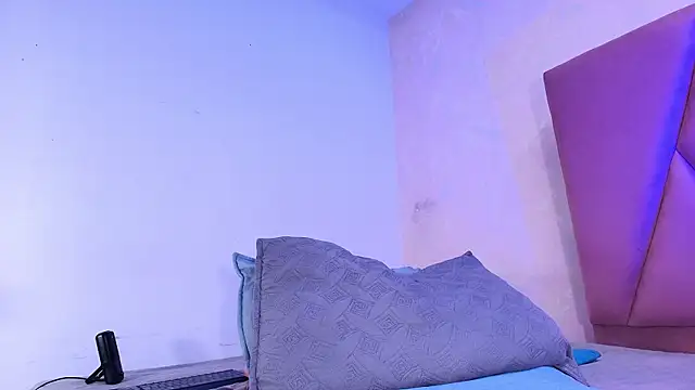 arl chloee online show from October 4, 2025, 3:08 am