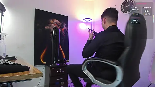 Snapshot of Nicolas_Fellener chatting on November 23, 2025, 4:00 am Nicolas Fellener online show from November 23, 2025, 4:00 am