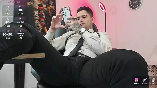 Snapshot of Nicolas_Fellener chatting on October 2, 2025, 4:38 am Nicolas Fellener online show from October 2, 2025, 4:38 am