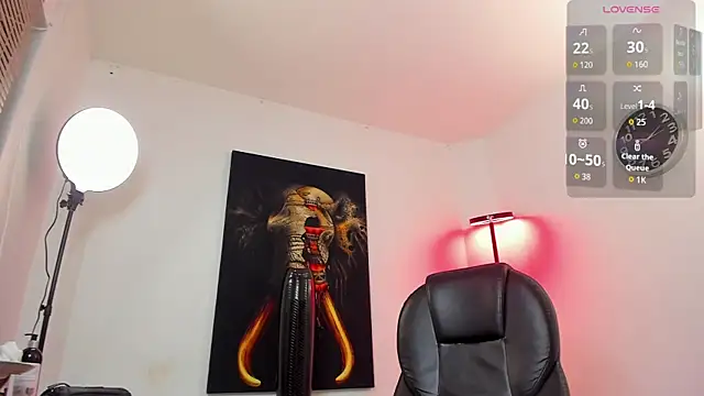 Snapshot of Nicolas_Fellener chatting on October 22, 2025, 5:01 pm Nicolas Fellener online show from October 22, 2025, 5:01 pm