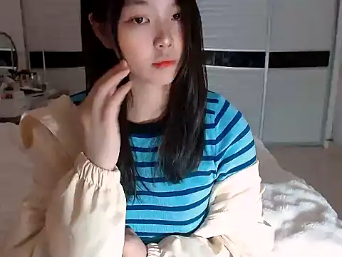 Snapshot of -Lucky_Girl chatting on March 13, 2025, 12:16 am -Lucky Girl online show from March 13, 2025, 12:16 am