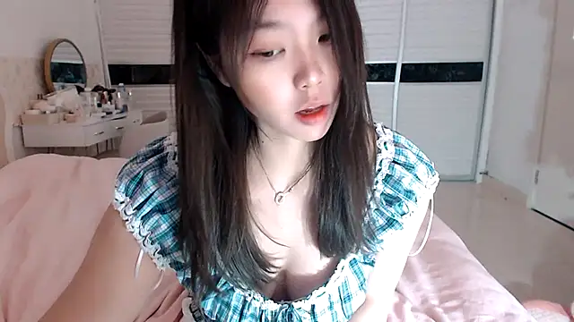 Snapshot of -Lucky_Girl chatting on March 19, 2025, 12:59 am -Lucky Girl online show from March 19, 2025, 12:59 am