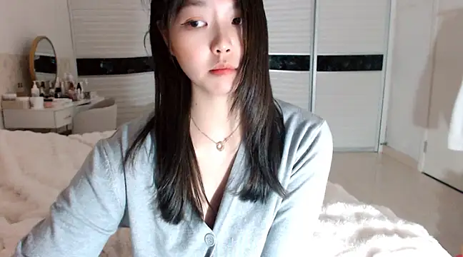 Snapshot of -Lucky_Girl chatting on March 6, 2025, 12:43 am -Lucky Girl online show from March 6, 2025, 12:43 am