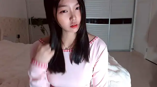 Snapshot of -Lucky_Girl chatting on March 3, 2025, 2:00 am -Lucky Girl online show from March 3, 2025, 2:00 am