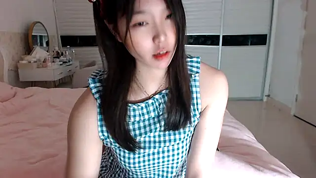 Snapshot of -Lucky_Girl chatting on March 19, 2025, 12:12 pm -Lucky Girl online show from March 19, 2025, 12:12 pm