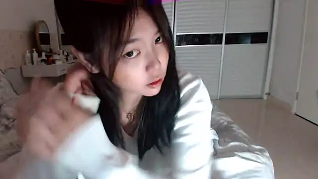 Snapshot of -Lucky_Girl chatting on October 21, 2025, 8:03 am -Lucky Girl online show from October 21, 2025, 8:03 am