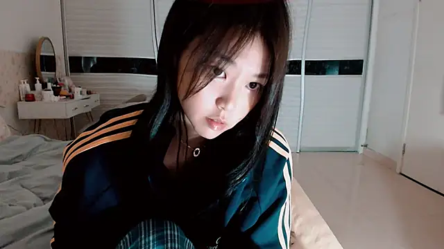 Snapshot of -Lucky_Girl chatting on September 30, 2025, 1:17 pm -Lucky Girl online show from September 30, 2025, 1:17 pm