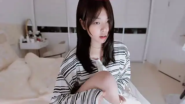 Snapshot of -Lucky_Girl chatting on September 13, 2025, 2:06 pm -Lucky Girl online show from September 13, 2025, 2:06 pm