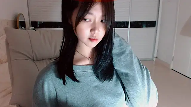 Snapshot of -Lucky_Girl chatting on September 12, 2025, 2:17 pm -Lucky Girl online show from September 12, 2025, 2:17 pm