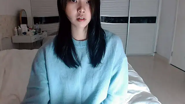 Snapshot of -Lucky_Girl chatting on October 17, 2025, 5:11 am -Lucky Girl online show from October 17, 2025, 5:11 am