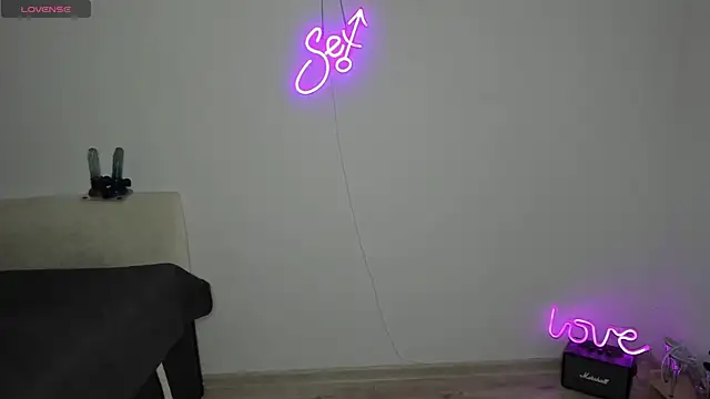 Snapshot of Bitch_Coin chatting on October 24, 2025, 4:28 pm Bitch Coin online show from October 24, 2025, 4:28 pm