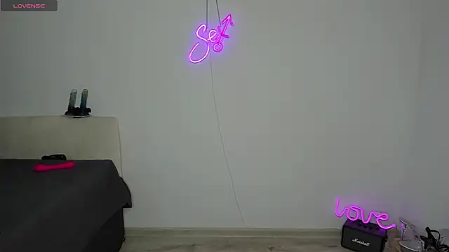 Snapshot of Bitch_Coin chatting on October 15, 2025, 8:55 am Bitch Coin online show from October 15, 2025, 8:55 am