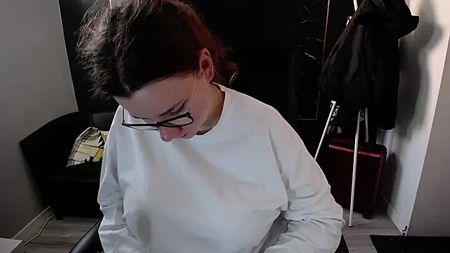 littleviki7 online show from March 13, 2026, 7:57 am