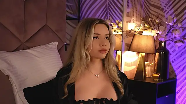 Snapshot of KatyaBelle chatting on December 3, 2025, 9:36 pm KatyaBelle online show from December 3, 2025, 9:36 pm