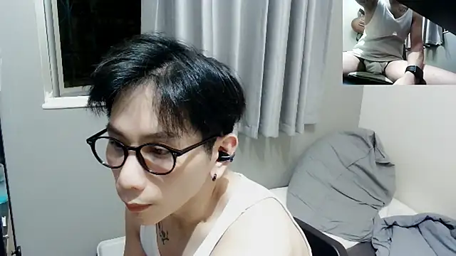 UndreamtM online show from September 13, 2025, 1:44 pm