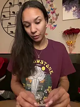 Snapshot of _Neeka_ chatting on December 6, 2024, 4:19 am  Neeka  online show from December 6, 2024, 4:19 am