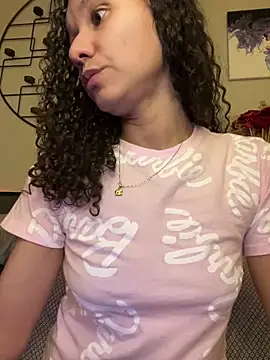 Snapshot of _Neeka_ chatting on February 8, 2025, 4:14 am  Neeka  online show from February 8, 2025, 4:14 am