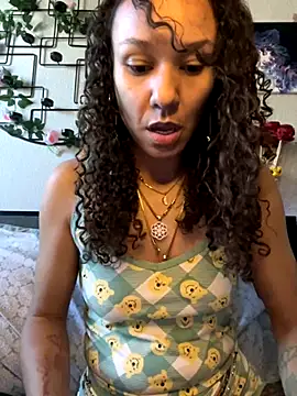 Snapshot of _Neeka_ chatting on September 27, 2025, 2:45 pm  Neeka  online show from September 27, 2025, 2:45 pm