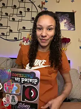 Snapshot of _Neeka_ chatting on January 15, 2025, 11:21 am  Neeka  online show from January 15, 2025, 11:21 am