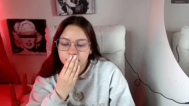 Snapshot of SamanthaRoldaan chatting on December 18, 2025, 2:10 pm SamanthaRoldaan online show from December 18, 2025, 2:10 pm