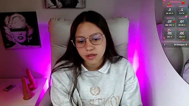 Snapshot of SamanthaRoldaan chatting on February 2, 2026, 2:16 pm SamanthaRoldaan online show from February 2, 2026, 2:16 pm