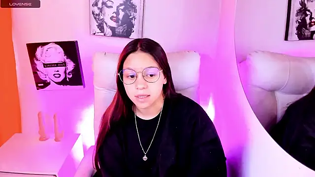 SamanthaRoldaan online show from March 17, 2026, 3:15 pm