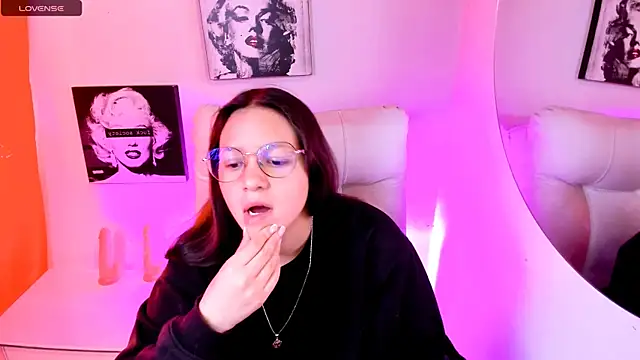 SamanthaRoldaan online show from March 26, 2026, 2:37 pm