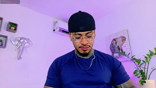 JordanSmiith  online show from April 14, 2026, 8:58 pm