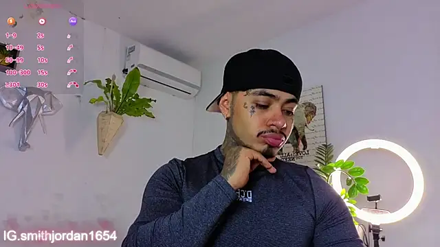 JordanSmiith  online show from December 1, 2025, 8:32 pm