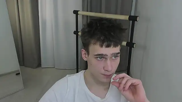 Kevin Kesi online show from November 26, 2025, 3:01 pm