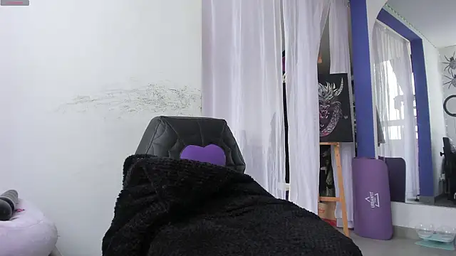 witchviolet online show from March 9, 2025, 5:39 pm