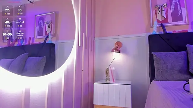 Snapshot of chloe_watson_ chatting on February 4, 2026, 6:14 pm chloe watson online show from February 4, 2026, 6:14 pm