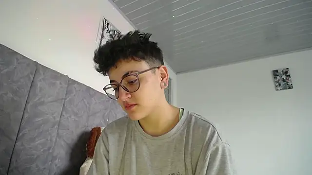 linda 33 online show from March 26, 2026, 4:38 pm