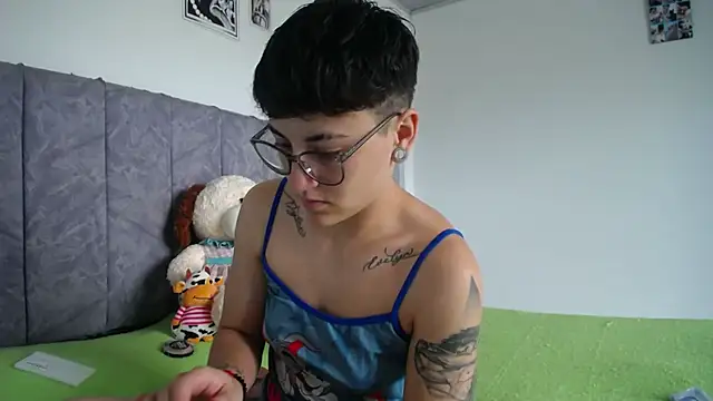 linda 33 online show from March 13, 2026, 9:09 pm