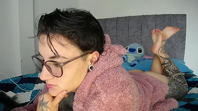 linda 33 online show from February 5, 2026, 8:37 pm