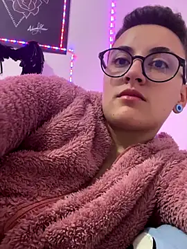 linda 33 online show from December 3, 2024, 8:33 pm