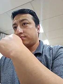 Pnstrokes online show from March 21, 2025, 11:01 pm