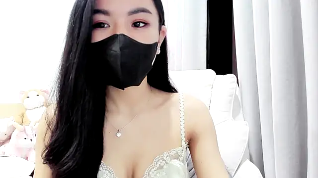 Snapshot of Lita-Julia chatting on October 5, 2025, 5:14 pm Lita-Julia online show from October 5, 2025, 5:14 pm