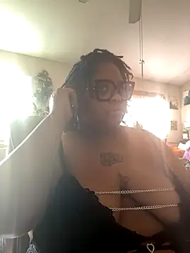 Snapshot of kweenxkarma chatting on September 25, 2025, 8:37 pm kweenxkarma online show from September 25, 2025, 8:37 pm